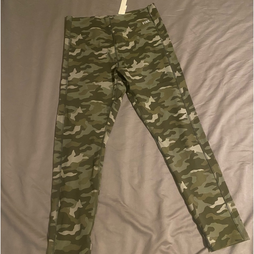 New PINK Active full length camo leggings XL.